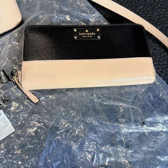 Kate Spade Purse New York Grove Street Carli Crossbody Black/Cream Wallet Clutch - Picture 4 of 9